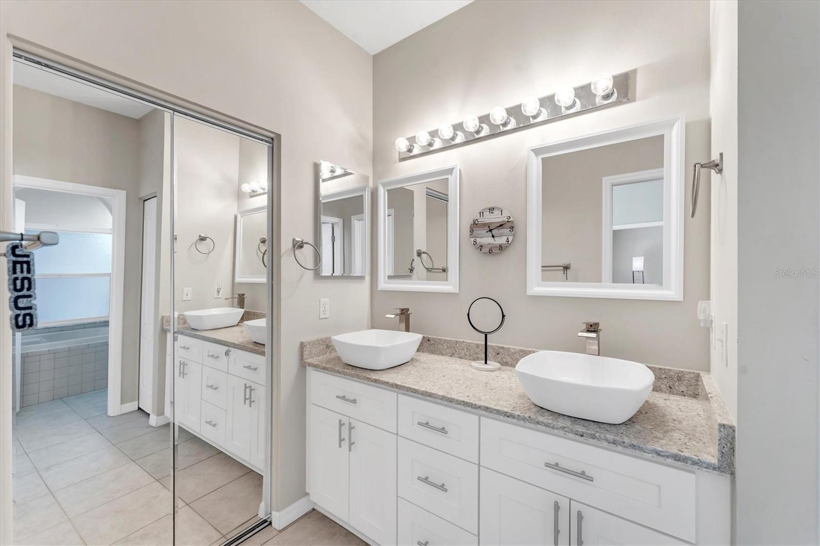 HERITAGE OAKS GOLF & COUNTRY CLUB - Residential