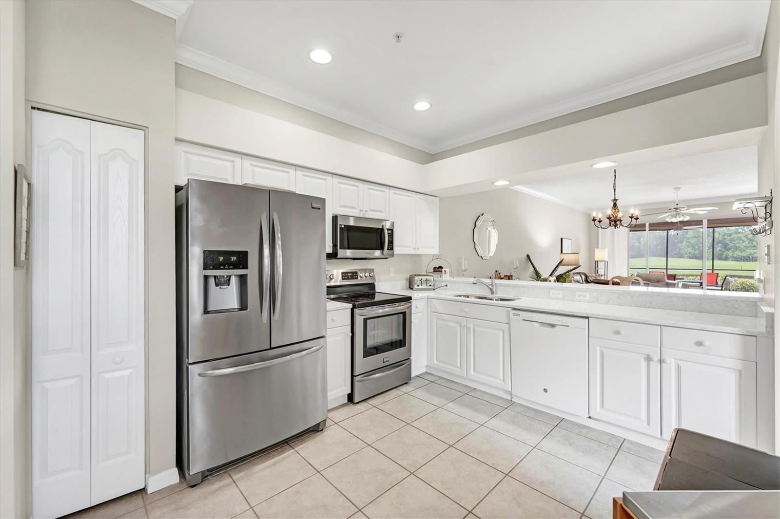 HERITAGE OAKS GOLF & COUNTRY CLUB - Residential