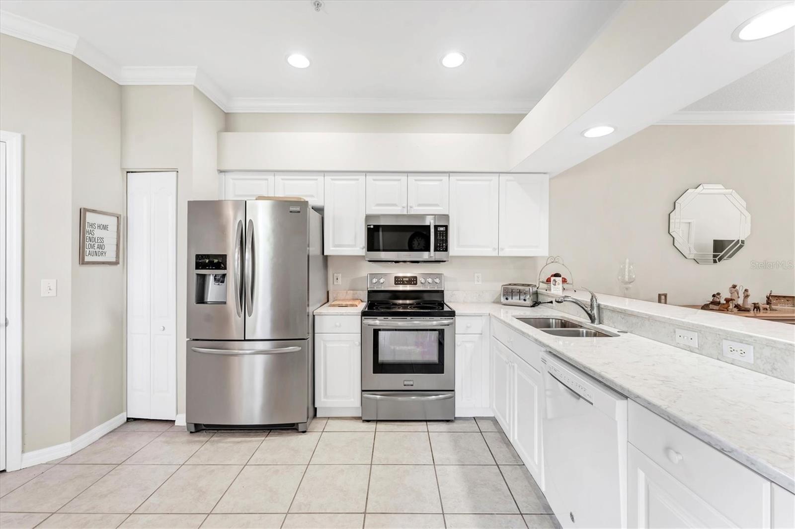 HERITAGE OAKS GOLF & COUNTRY CLUB - Residential