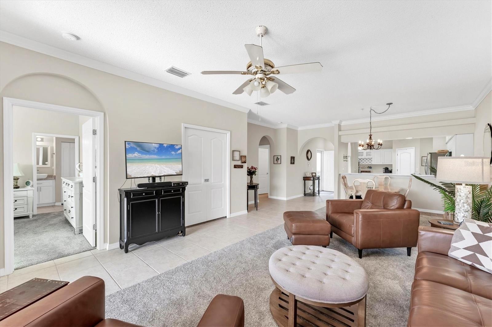 HERITAGE OAKS GOLF & COUNTRY CLUB - Residential