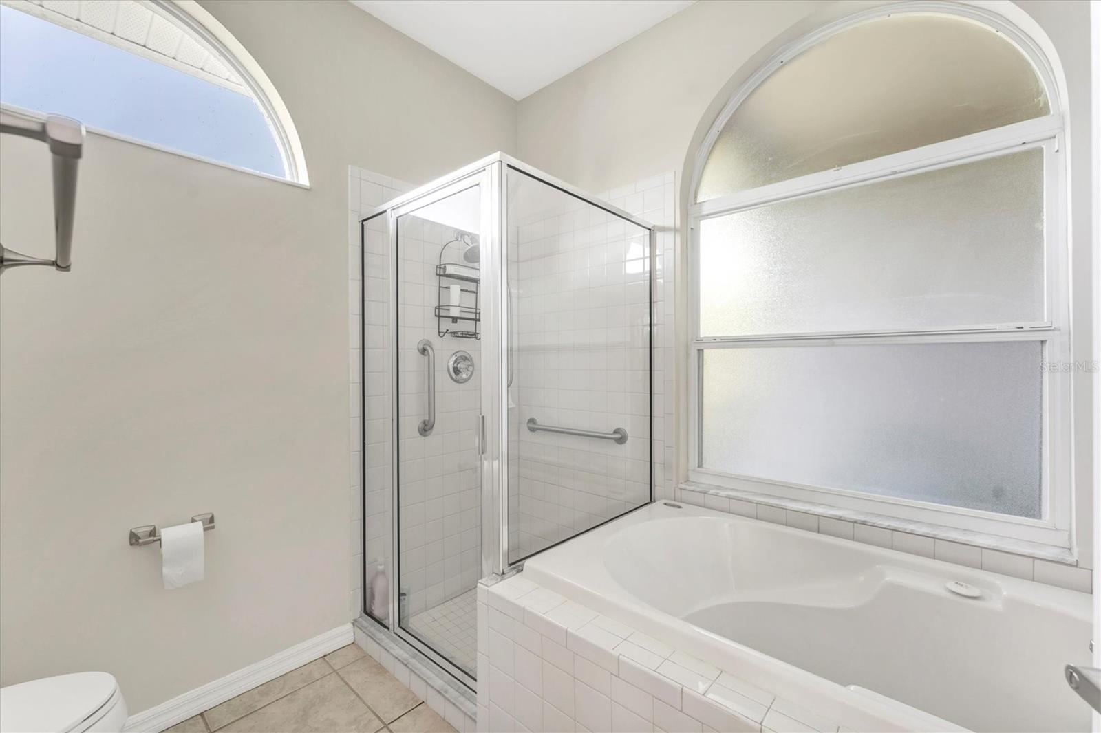 HERITAGE OAKS GOLF & COUNTRY CLUB - Residential