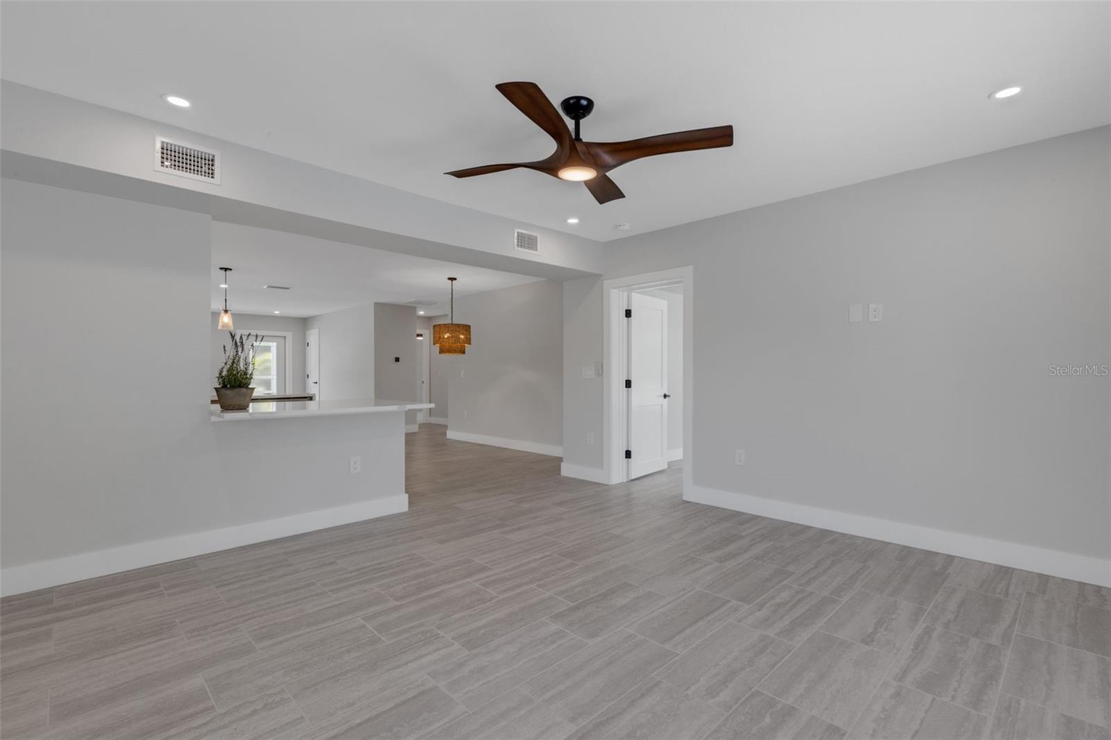 MARSHALL MANOR - Residential