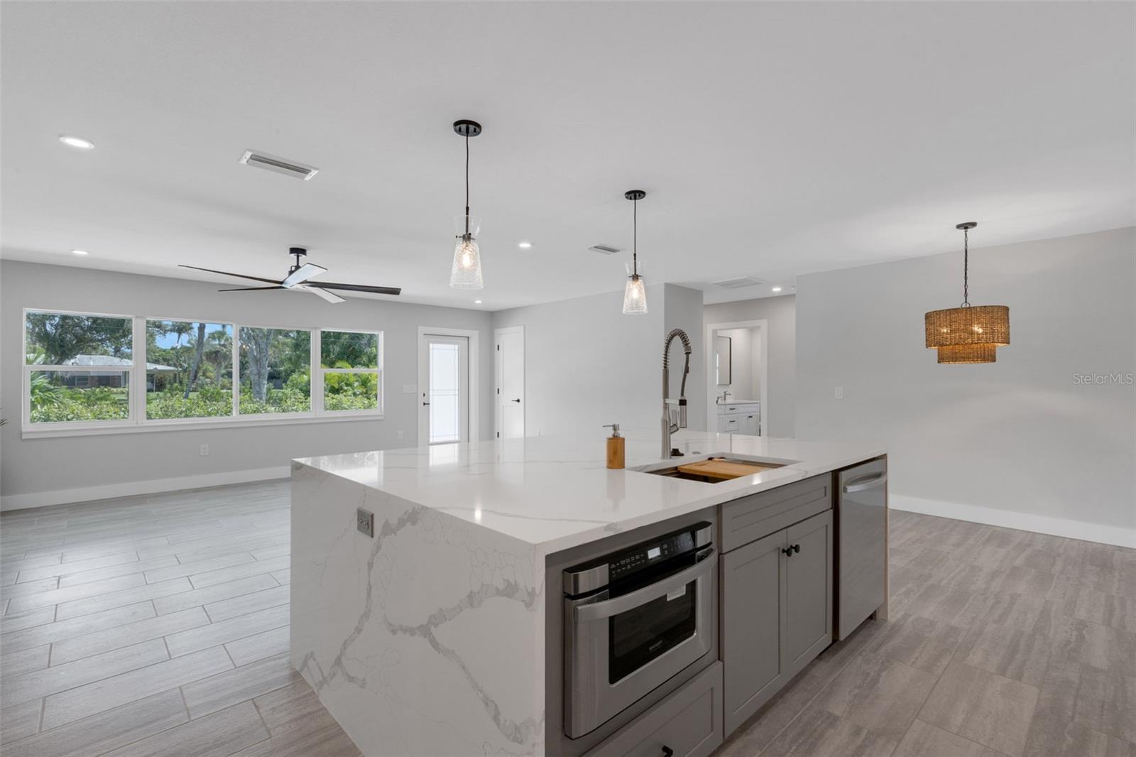 MARSHALL MANOR - Residential