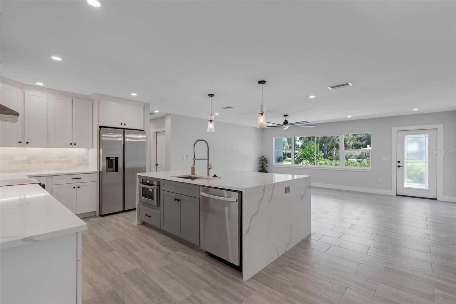 MARSHALL MANOR - Residential