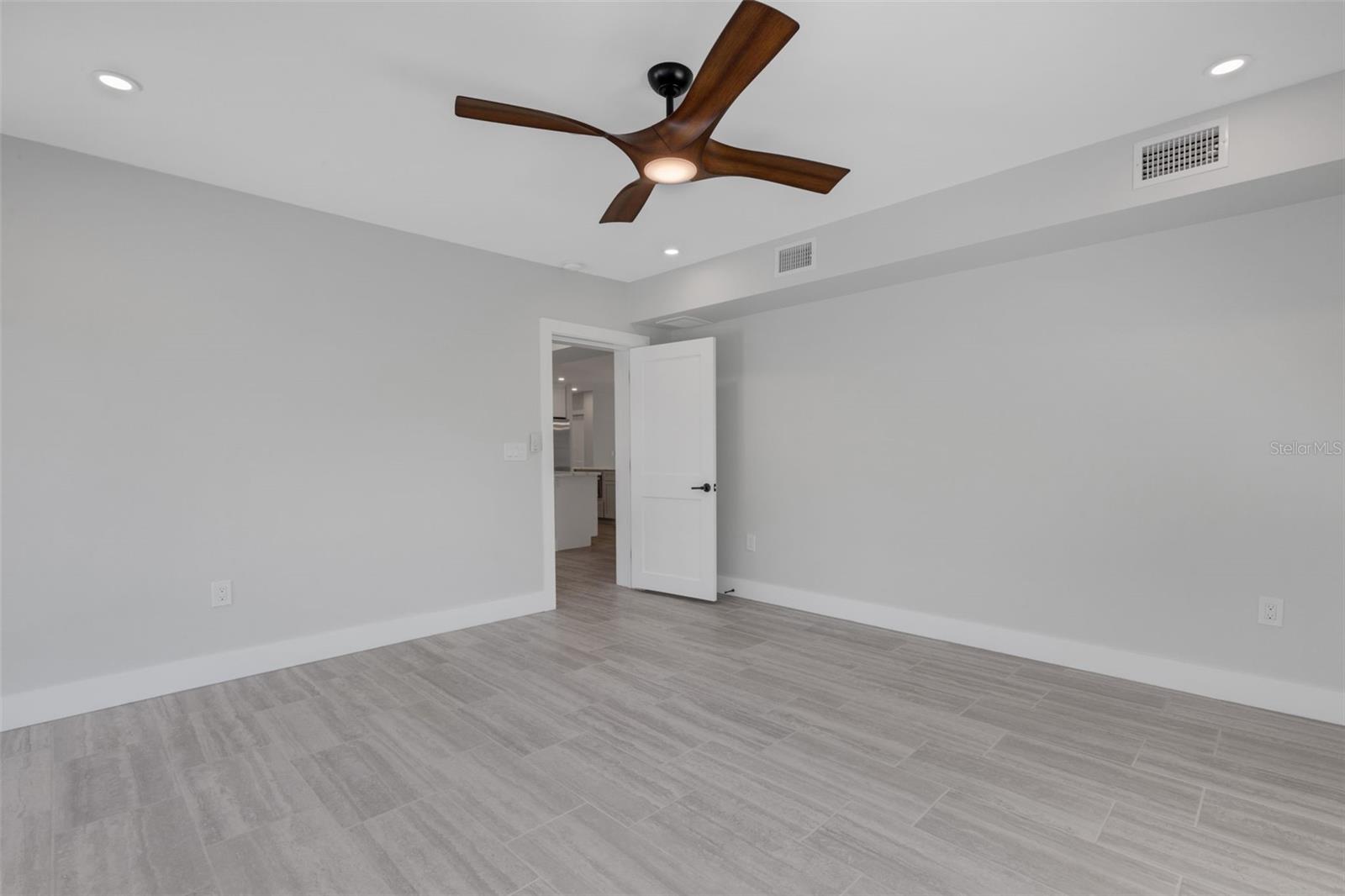 MARSHALL MANOR - Residential