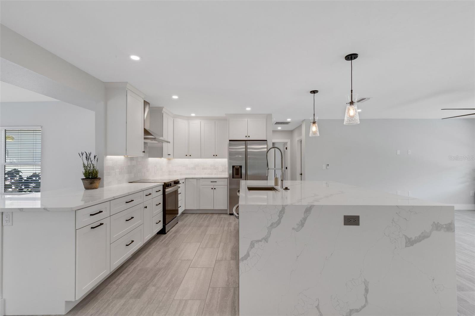 MARSHALL MANOR - Residential