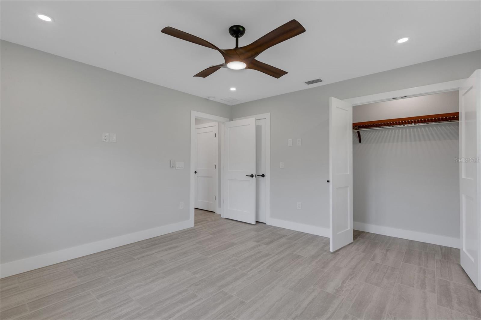 MARSHALL MANOR - Residential