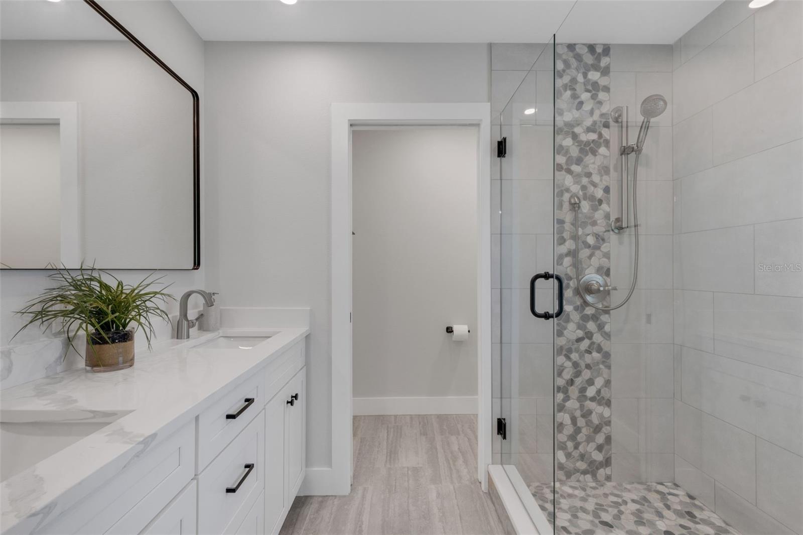 MARSHALL MANOR - Residential