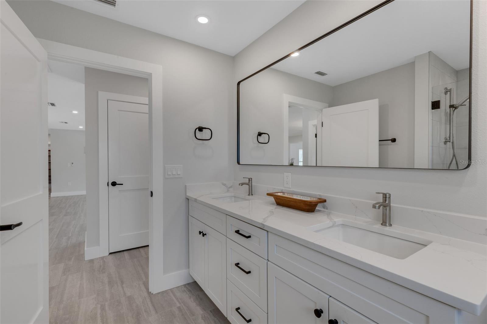 MARSHALL MANOR - Residential