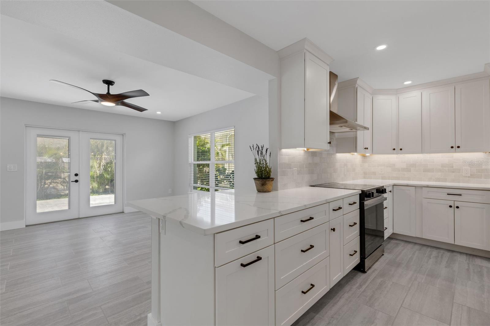 MARSHALL MANOR - Residential