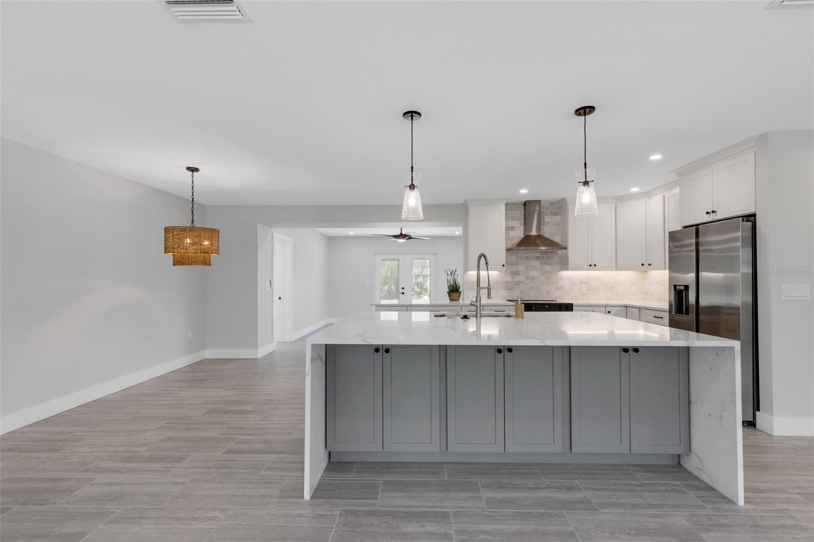 MARSHALL MANOR - Residential