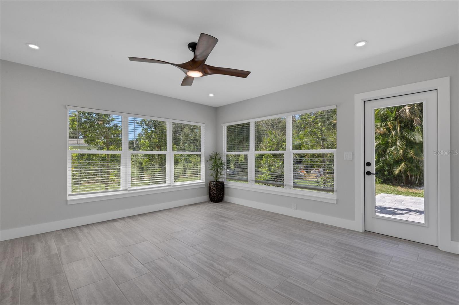 MARSHALL MANOR - Residential