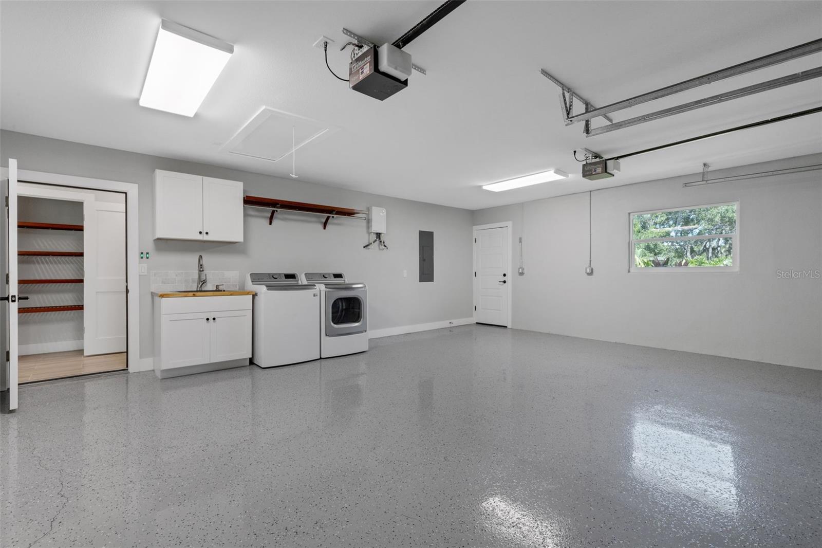 MARSHALL MANOR - Residential