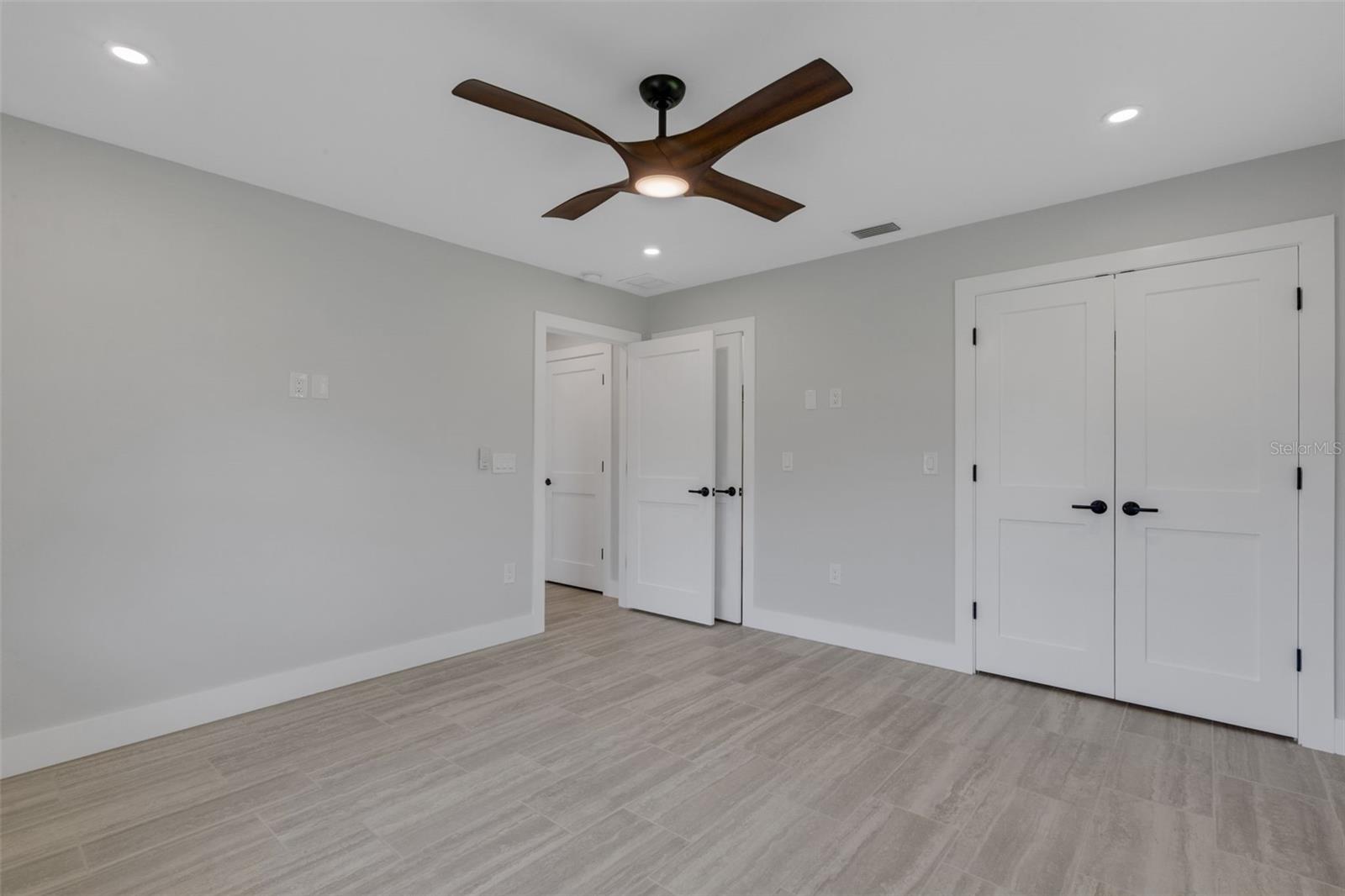 MARSHALL MANOR - Residential