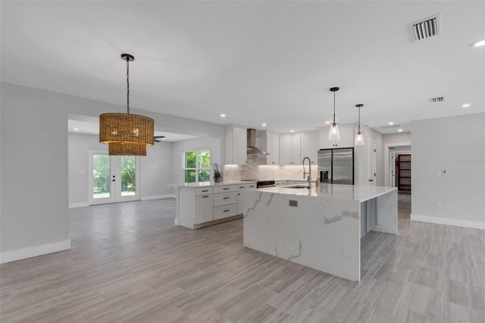 MARSHALL MANOR - Residential