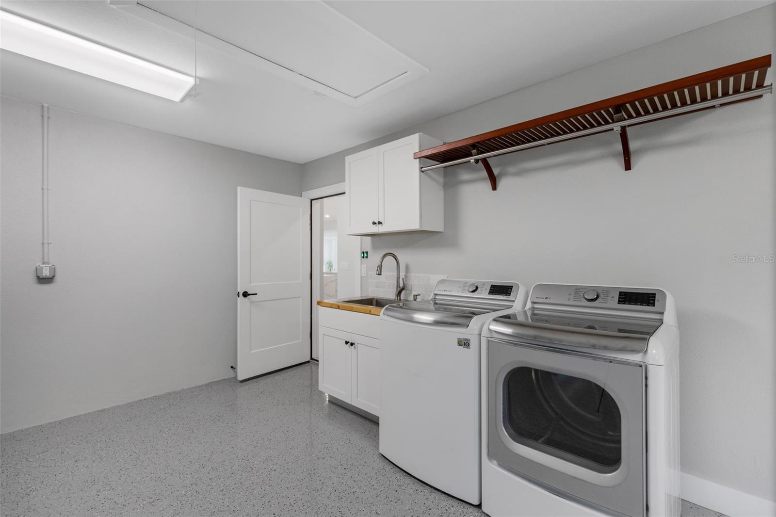 MARSHALL MANOR - Residential