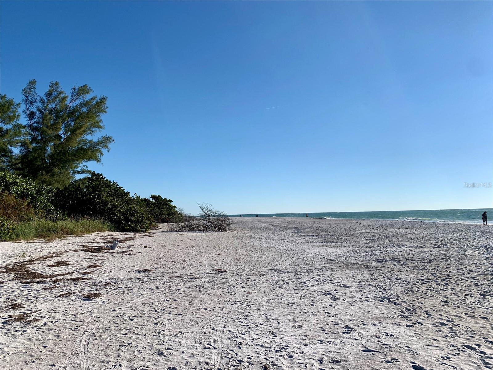 LIDO SHORES - Residential