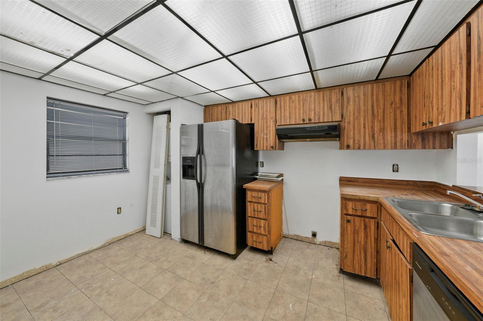 GOLDEN SHORES CONDO - Residential