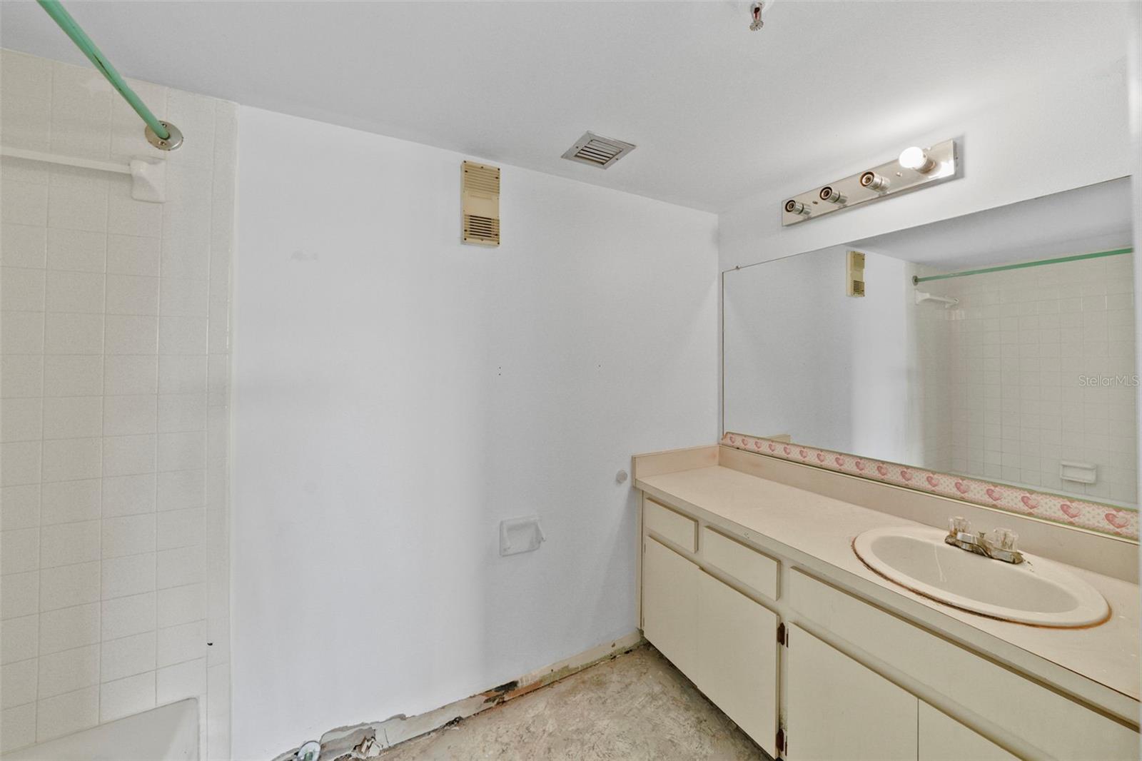 GOLDEN SHORES CONDO - Residential