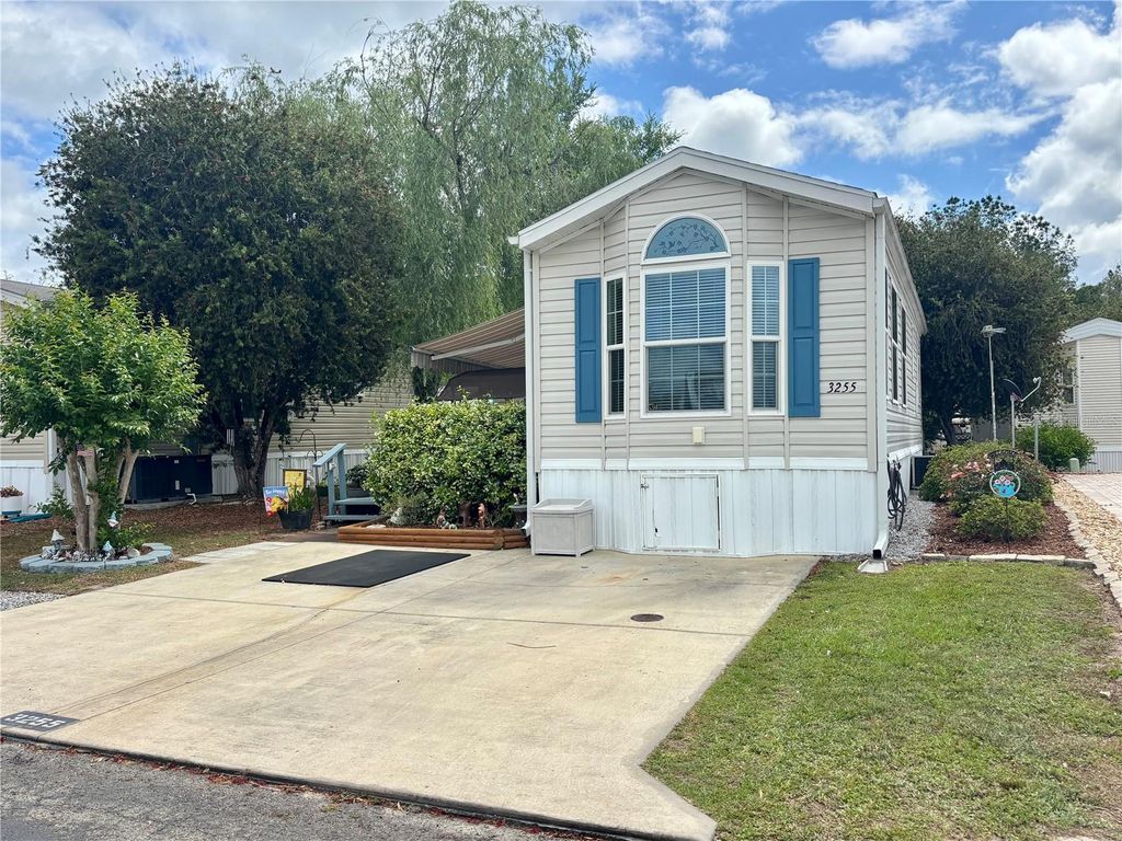Photo of 3255 NE 104th Avenue, Silver Springs, FL 34488 (MLS # OM723888)