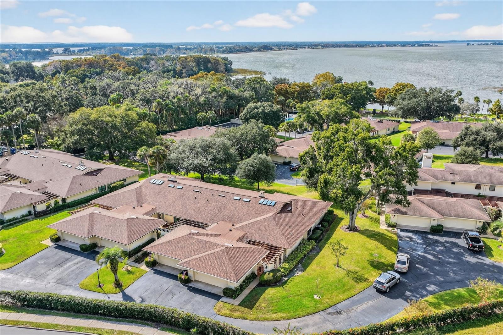 MOUNT DORA LAKE DORA VILLAS CONDO - Residential