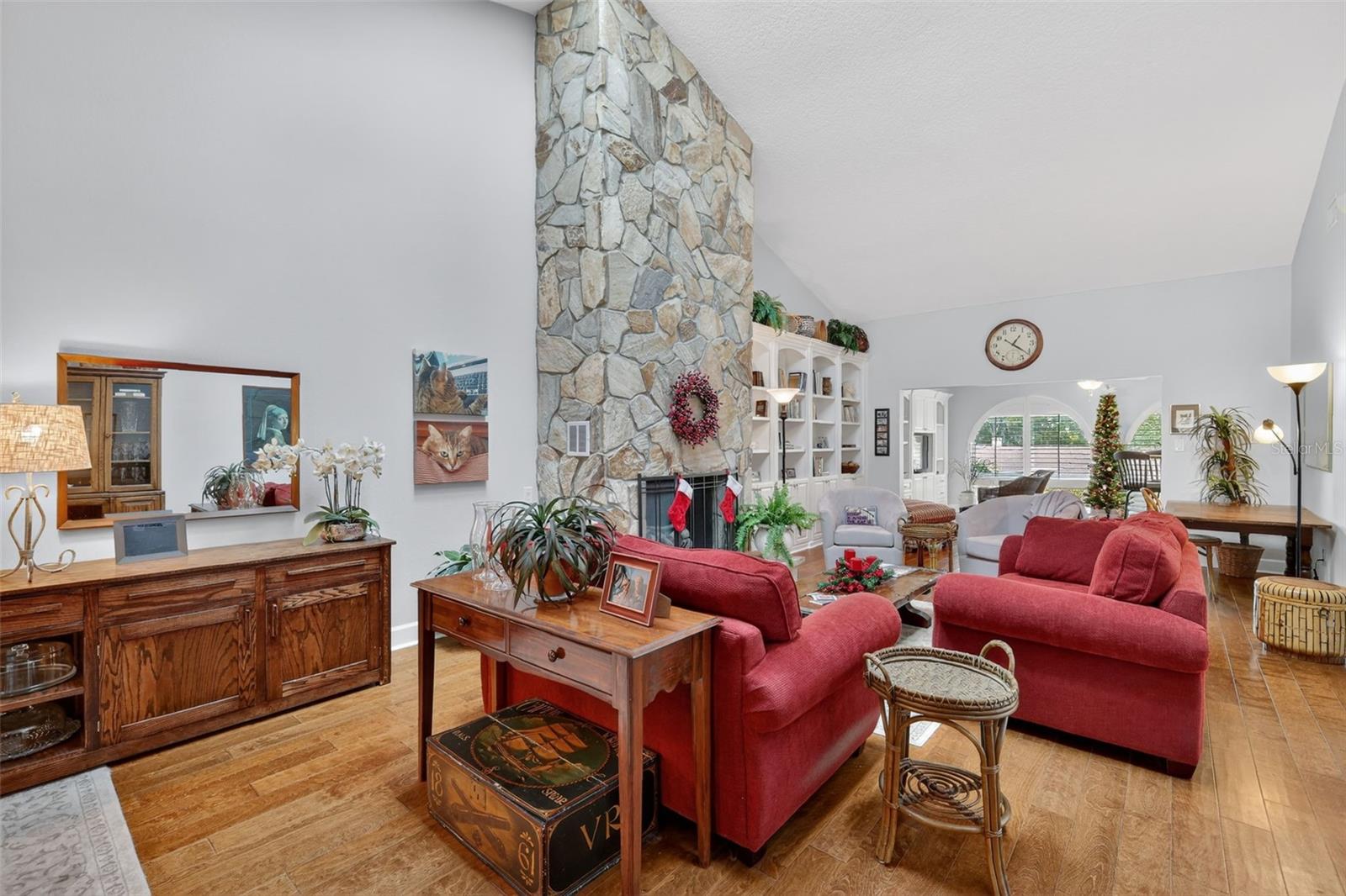 MOUNT DORA LAKE DORA VILLAS CONDO - Residential