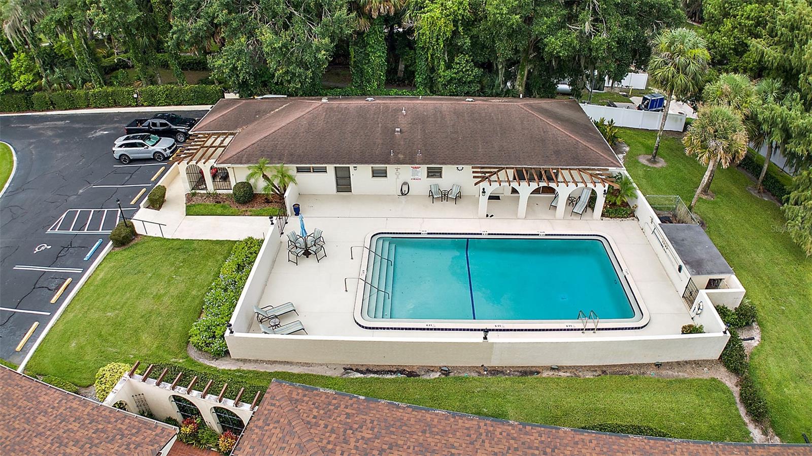 MOUNT DORA LAKE DORA VILLAS CONDO - Residential