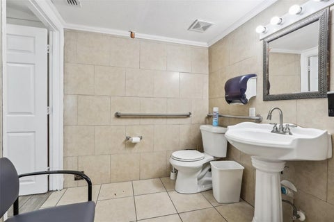 Tiny photo for 201 Rosefield Avenue, Leesburg, FL 34748 (MLS # O6434042)