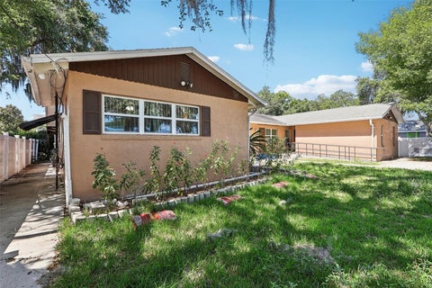 Tiny photo for 201 Rosefield Avenue, Leesburg, FL 34748 (MLS # O6434042)