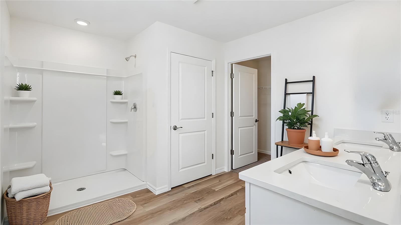 BRIARWOOD - Residential