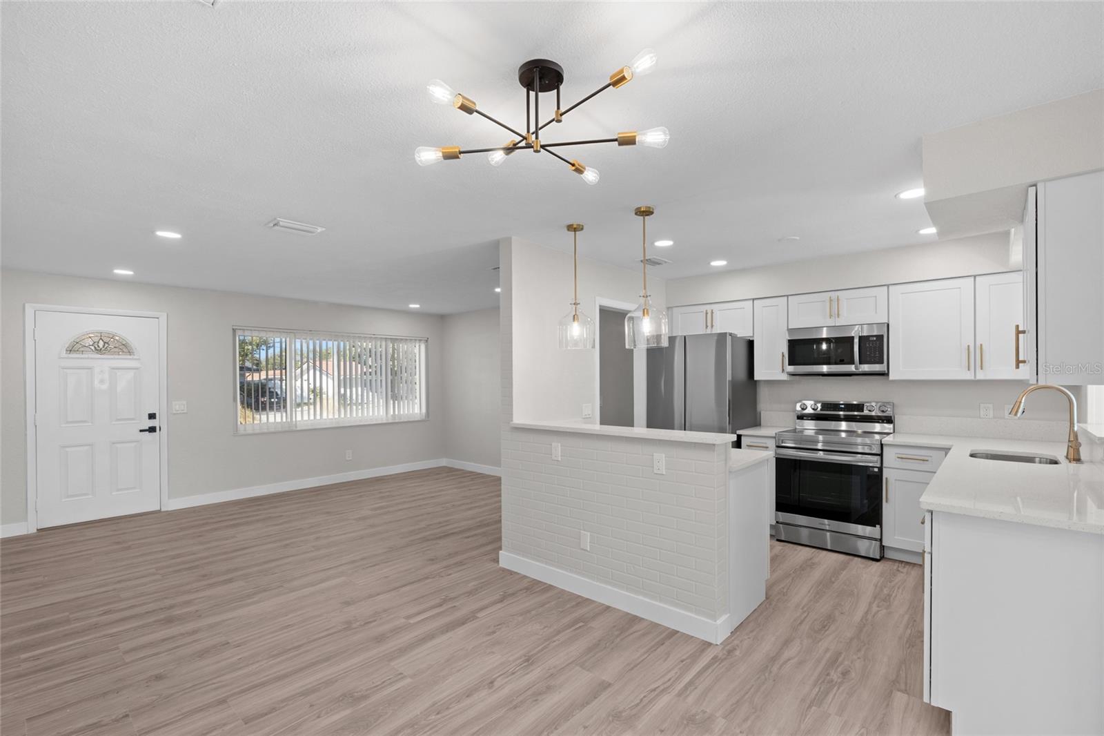 OAKHURST GROVES 1ST ADD - Residential