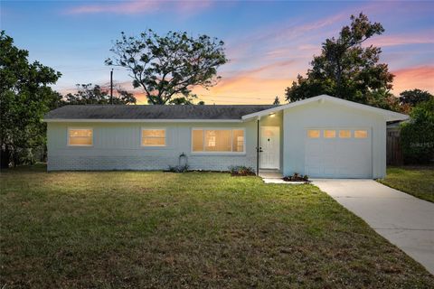 Photo of 10095 Nassau Court, Seminole, FL 33776 (MLS # TB8446152)
