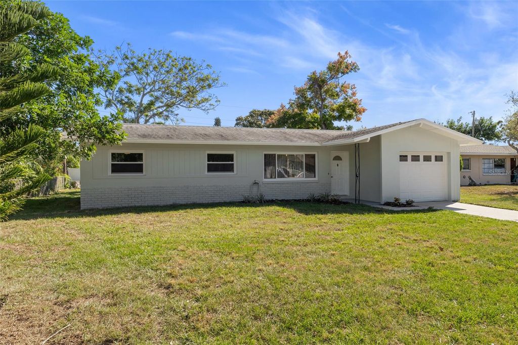 Photo of 10095 Nassau Court, Seminole, FL 33776 (MLS # TB8446152)