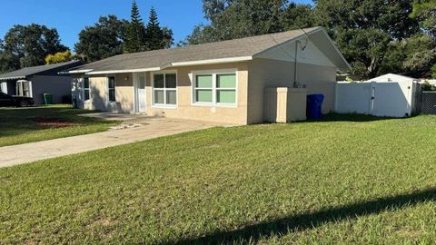 Tiny photo for 545 Oak Drive, Tavares, FL 32778 (MLS # O6353735)