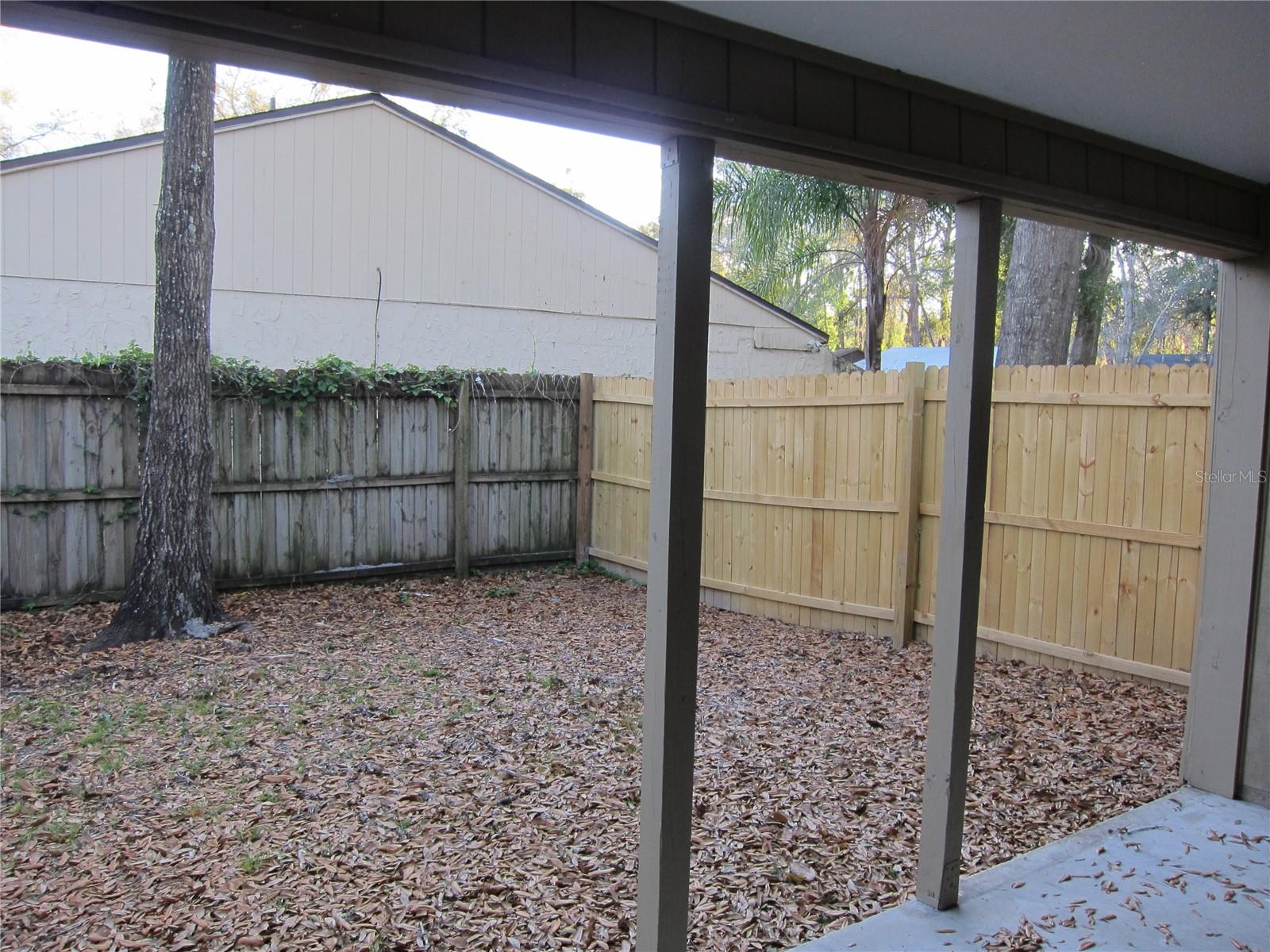 TOWER OAKS MANOR - Residential Lease