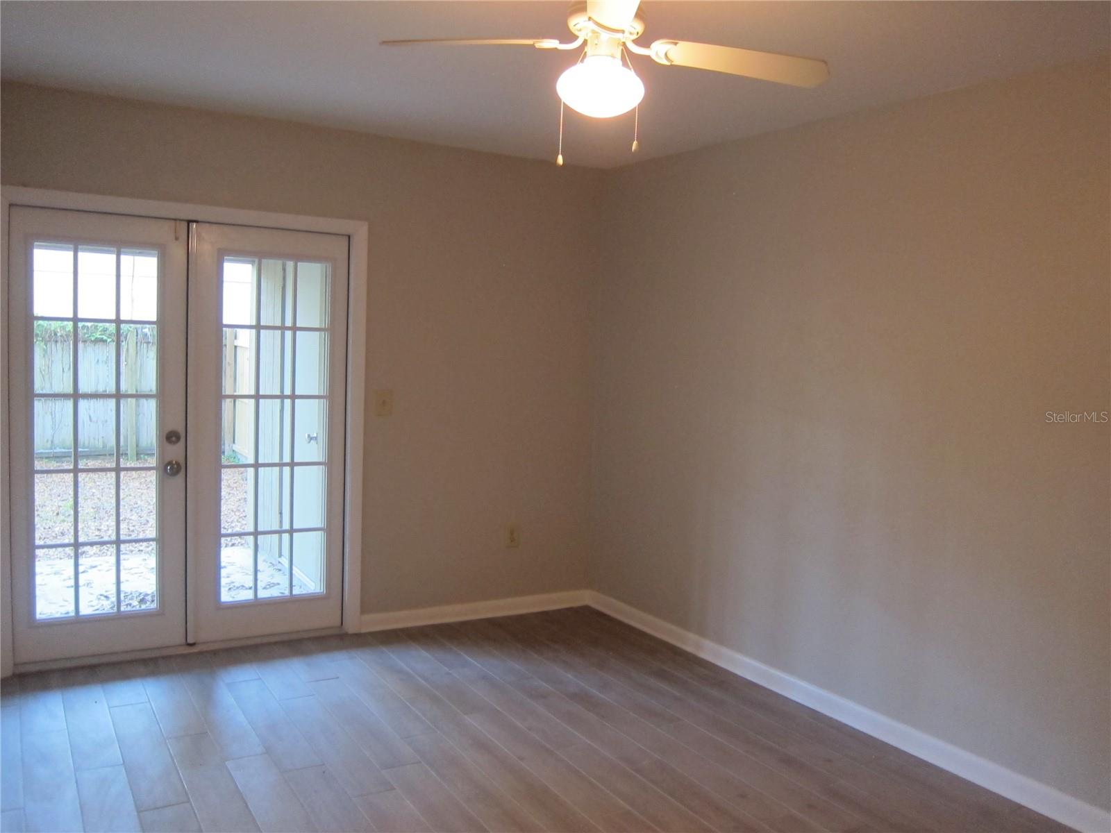 TOWER OAKS MANOR - Residential Lease