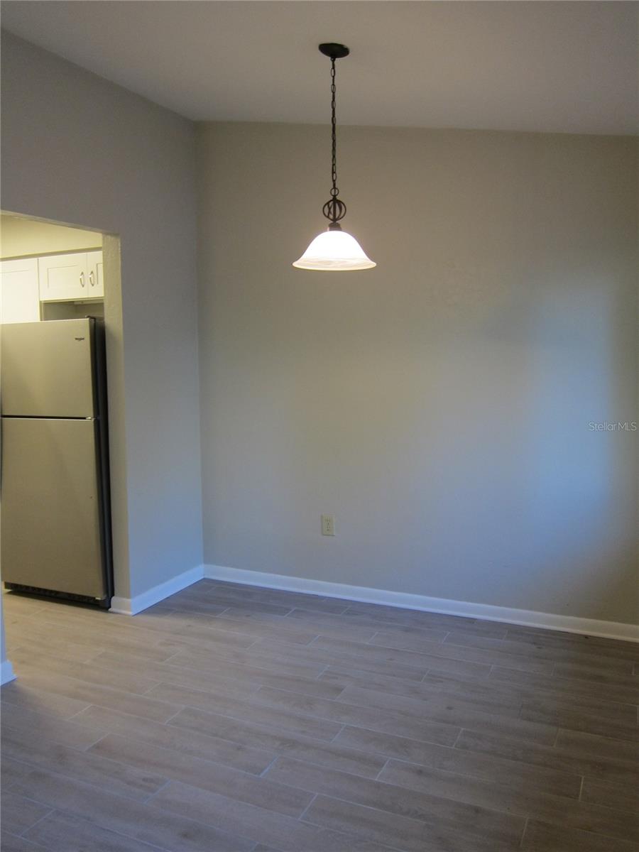 TOWER OAKS MANOR - Residential Lease