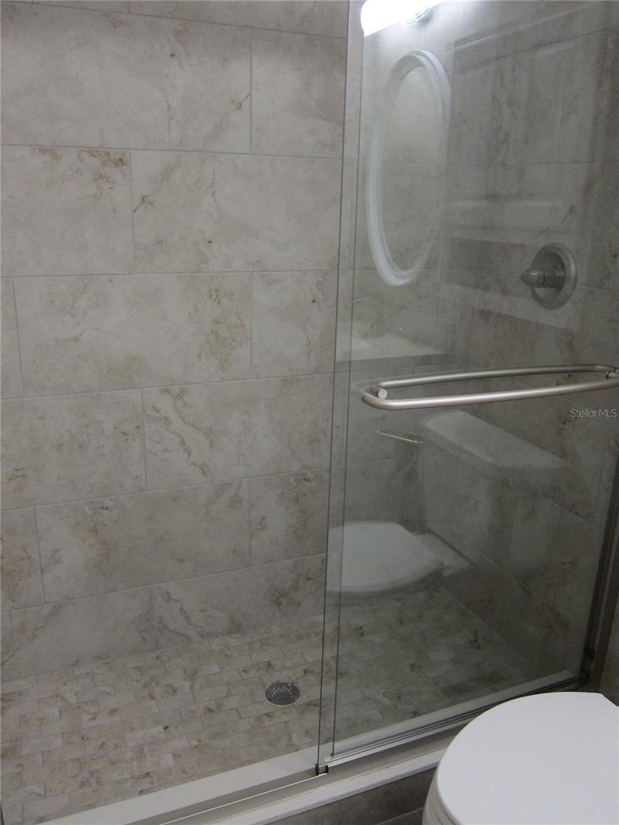 TOWER OAKS MANOR - Residential Lease