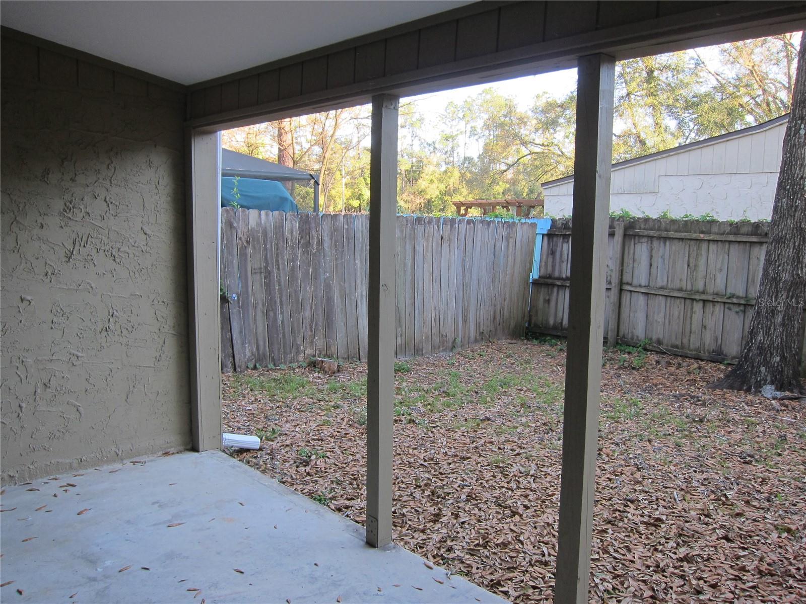TOWER OAKS MANOR - Residential Lease