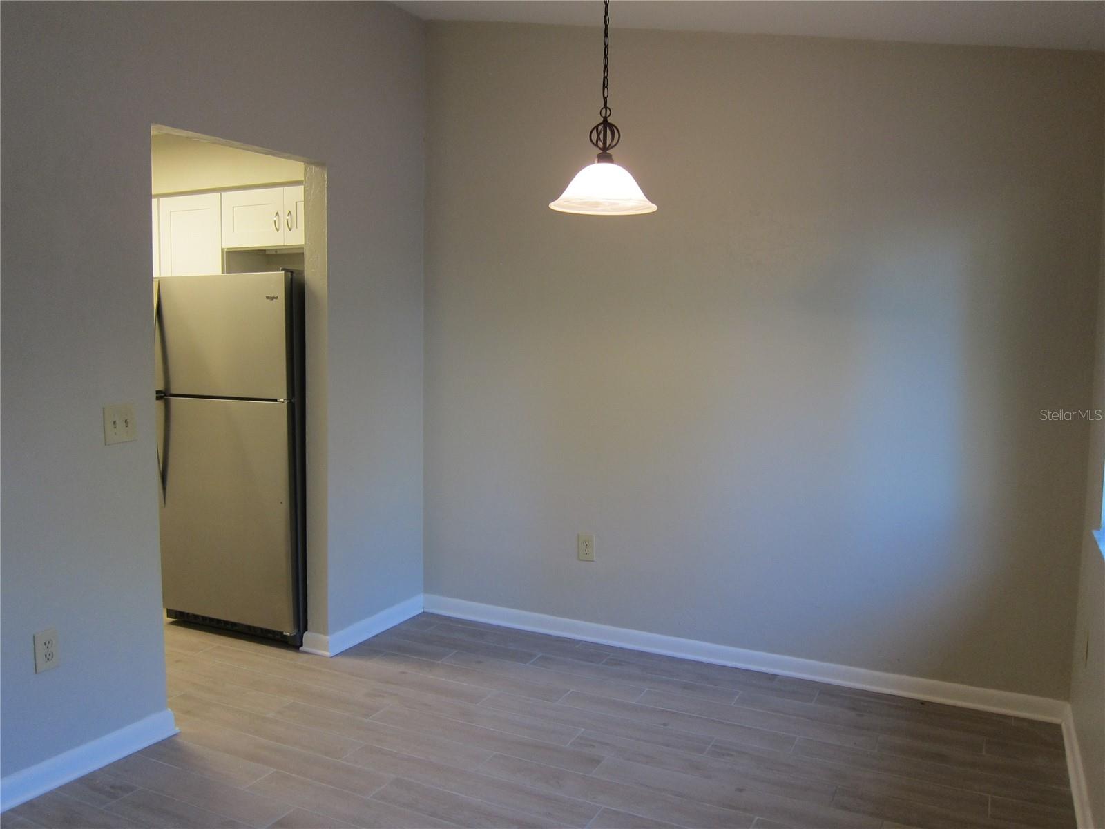 TOWER OAKS MANOR - Residential Lease