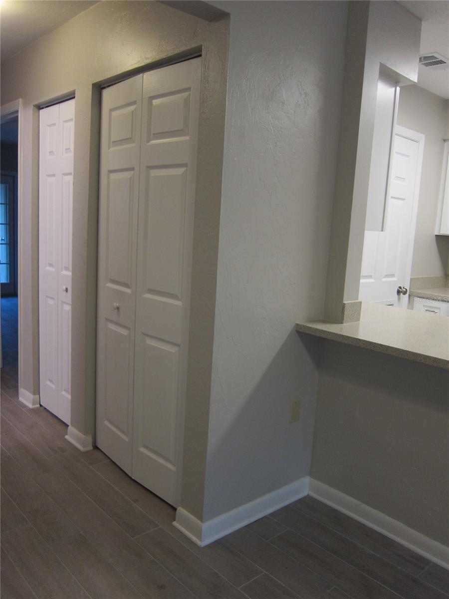 TOWER OAKS MANOR - Residential Lease