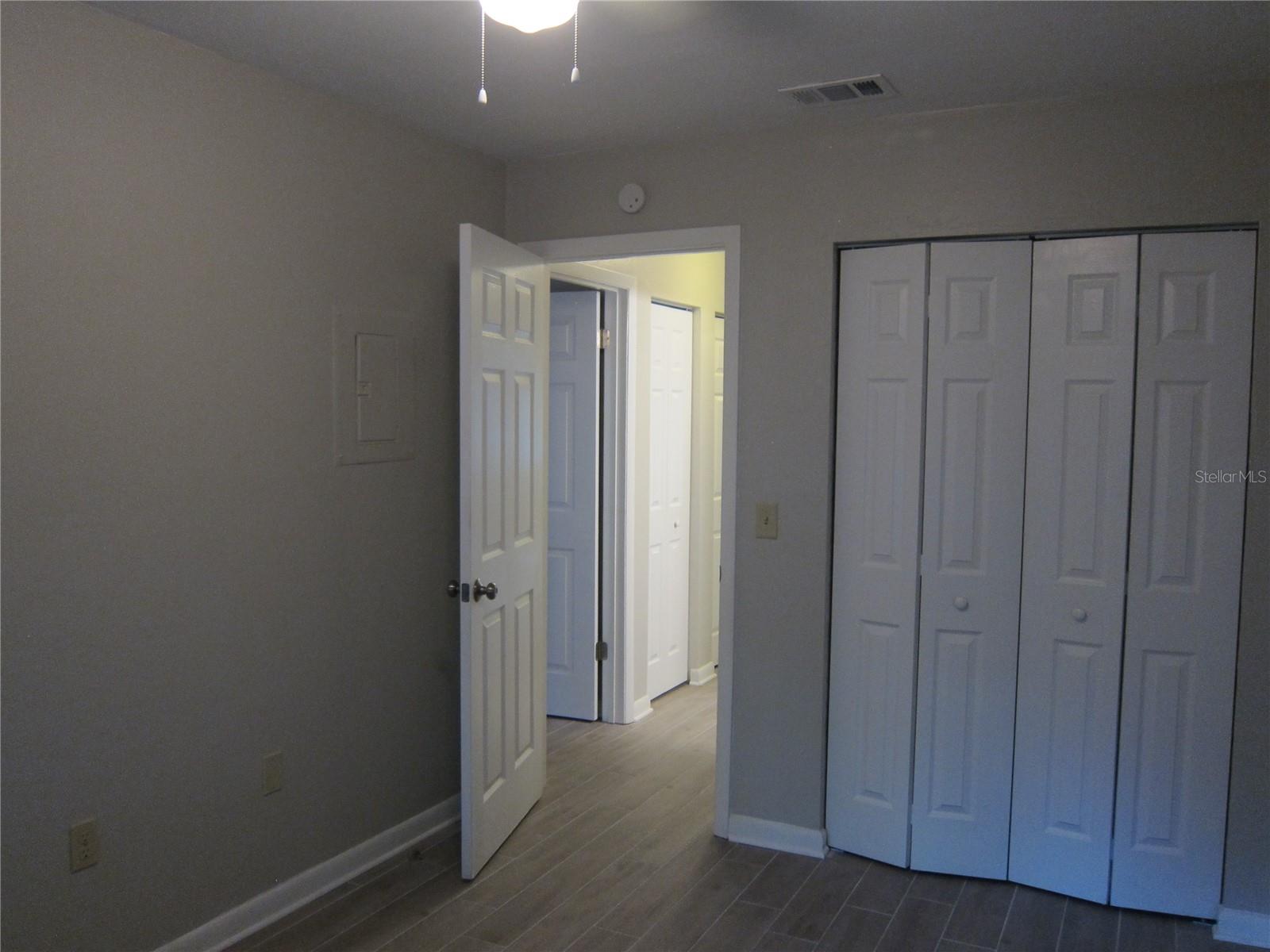 TOWER OAKS MANOR - Residential Lease
