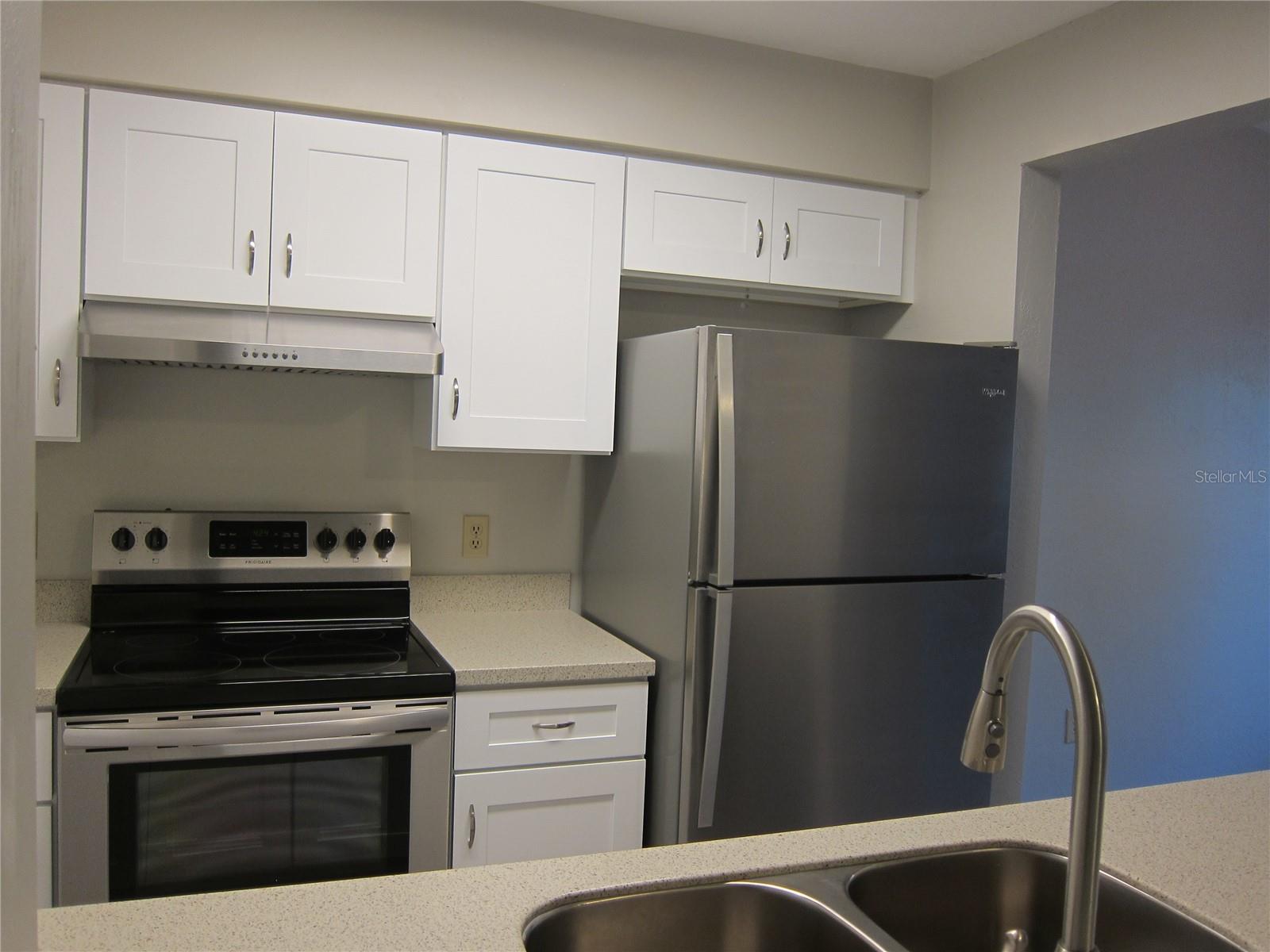 TOWER OAKS MANOR - Residential Lease