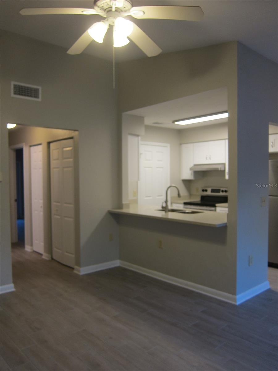 TOWER OAKS MANOR - Residential Lease