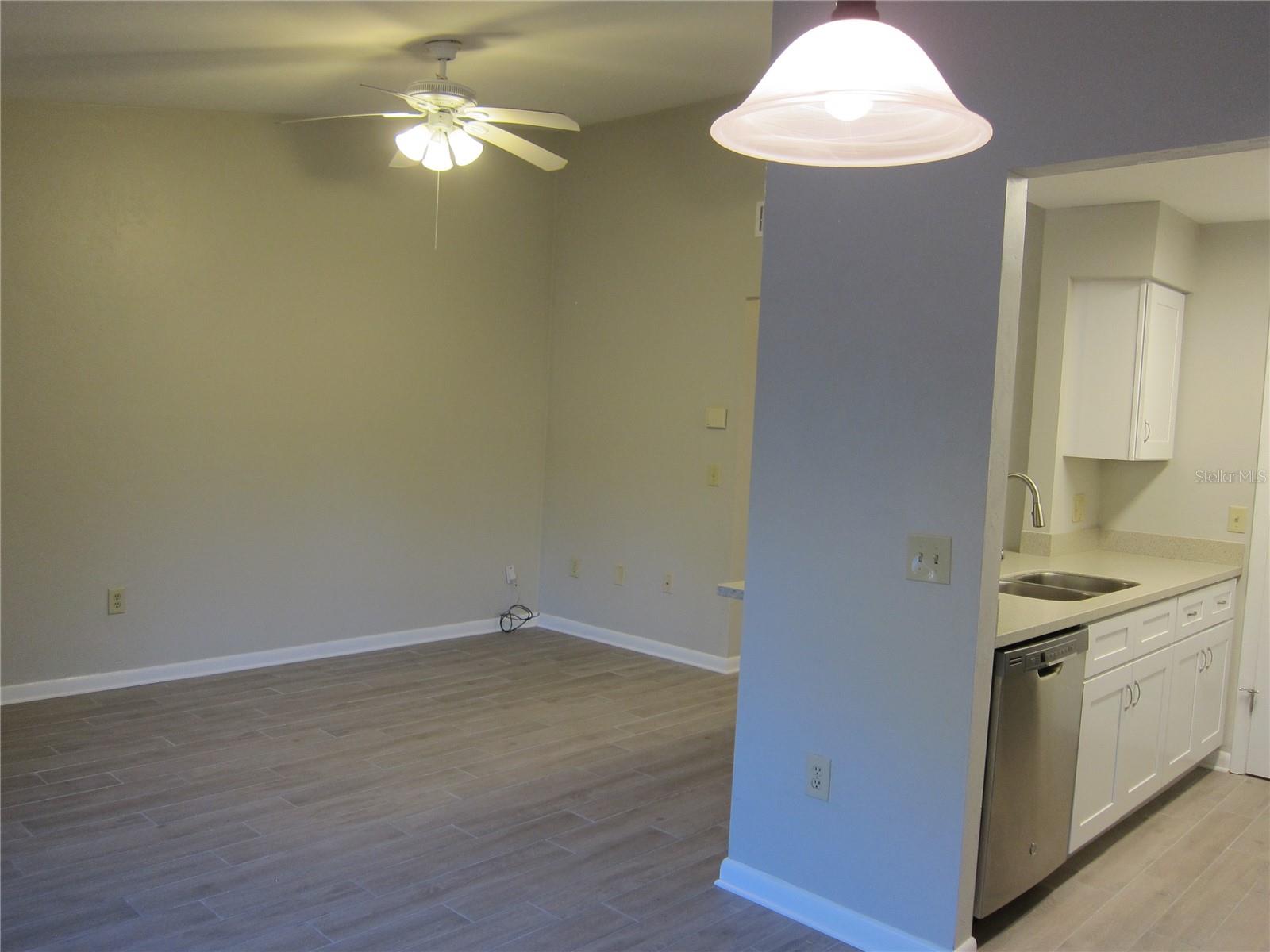 TOWER OAKS MANOR - Residential Lease