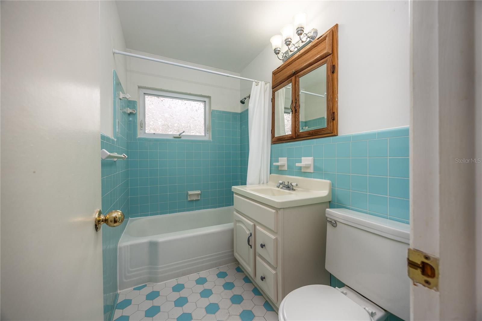 MASON MANOR - Residential