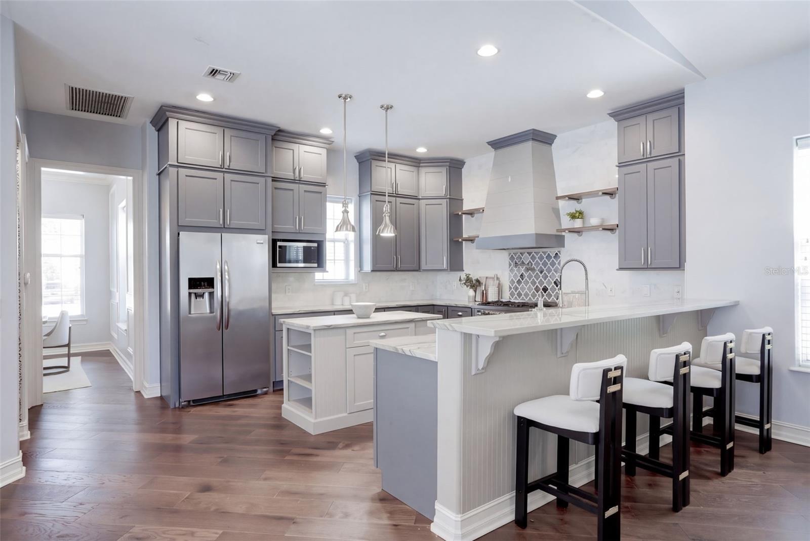906 SPRING PARK LOOP