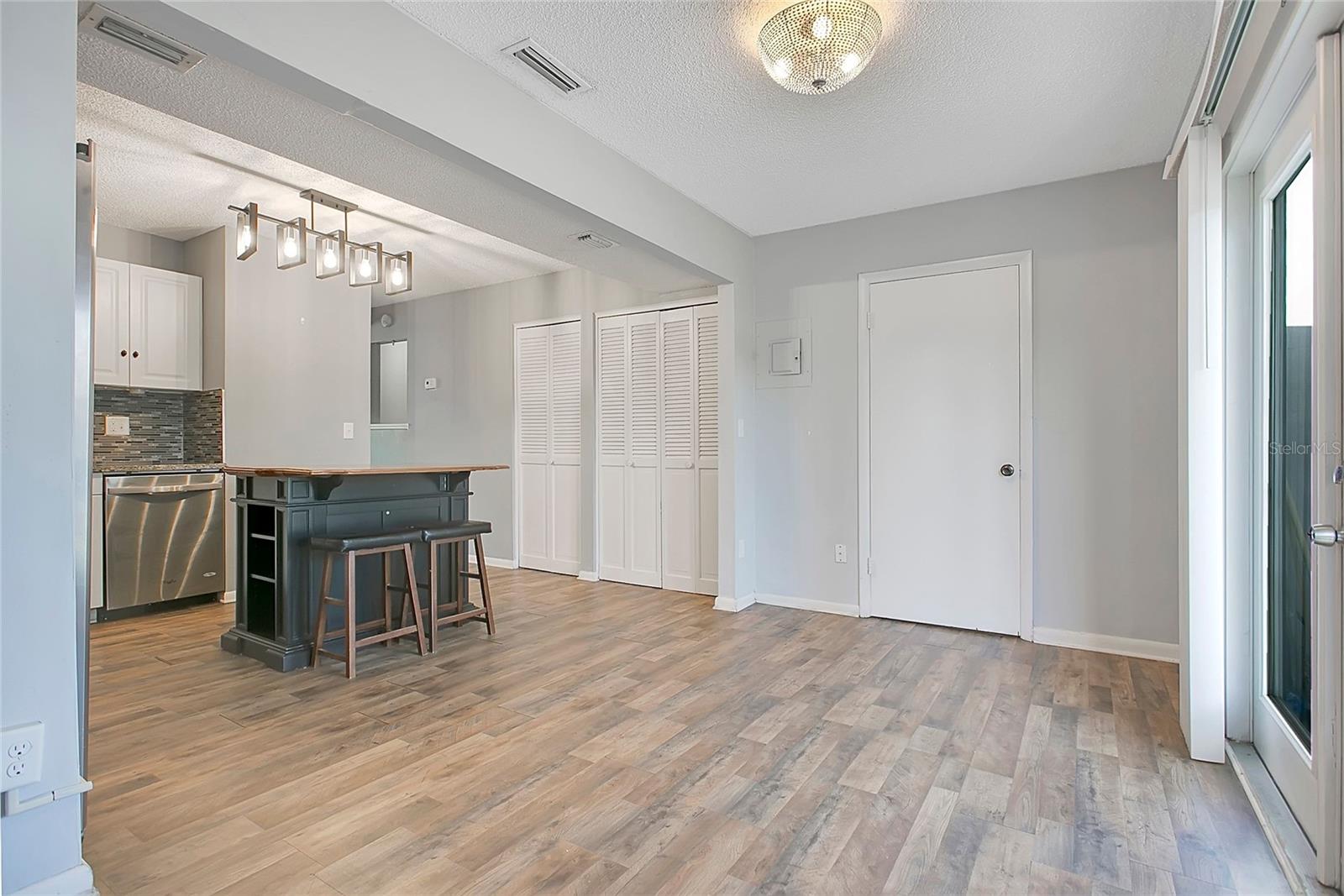 COUNTRY CLUB MANOR CONDO - Residential