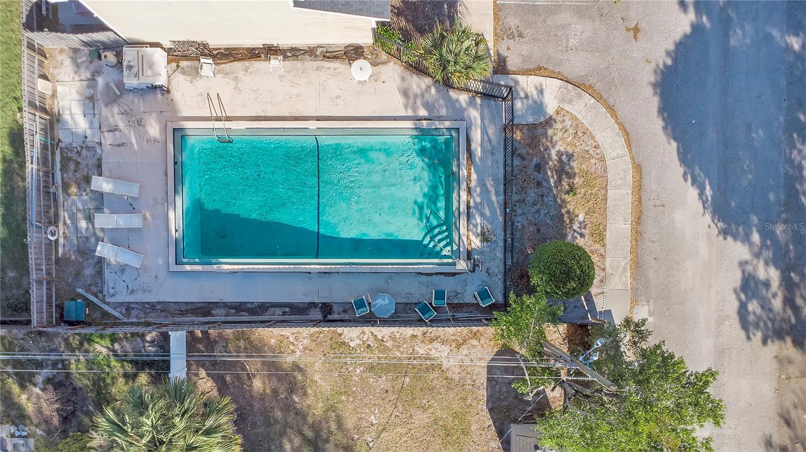 COUNTRY CLUB MANOR CONDO - Residential