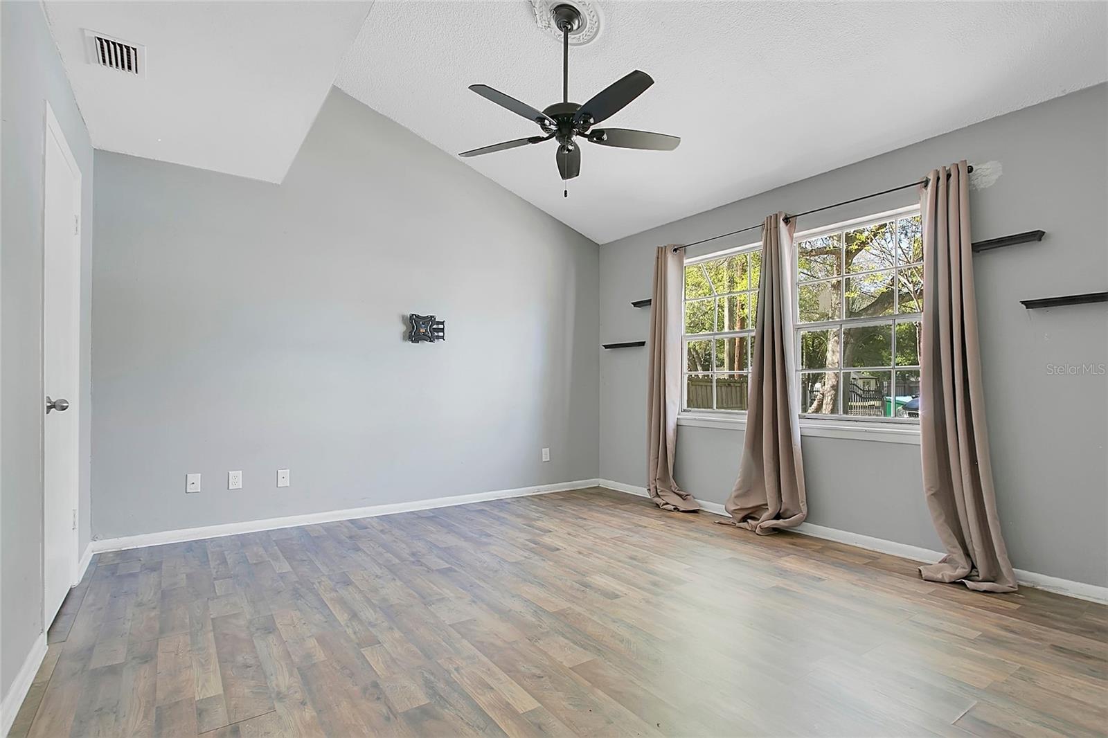 COUNTRY CLUB MANOR CONDO - Residential